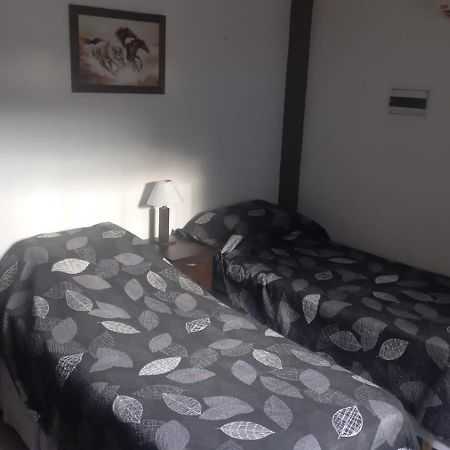 Apartamentos Willy - En Zona Residencial Con Estacionamiento Mendoza Esterno foto