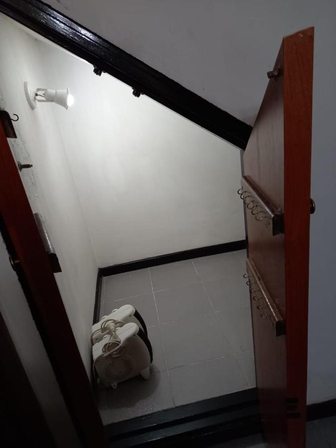 Apartamentos Willy - En Zona Residencial Con Estacionamiento Mendoza Esterno foto