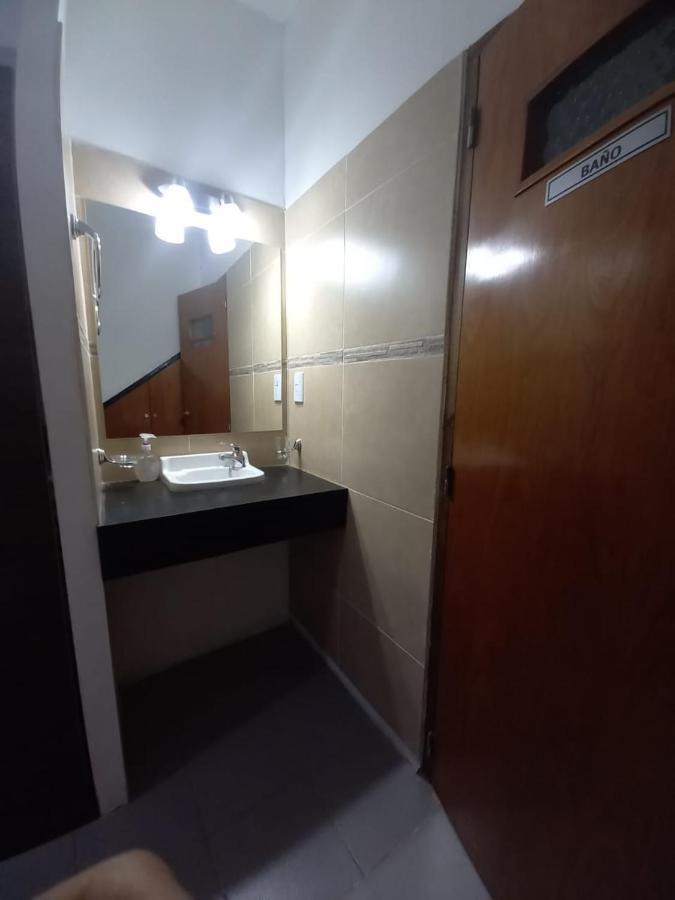 Apartamentos Willy - En Zona Residencial Con Estacionamiento Mendoza Esterno foto