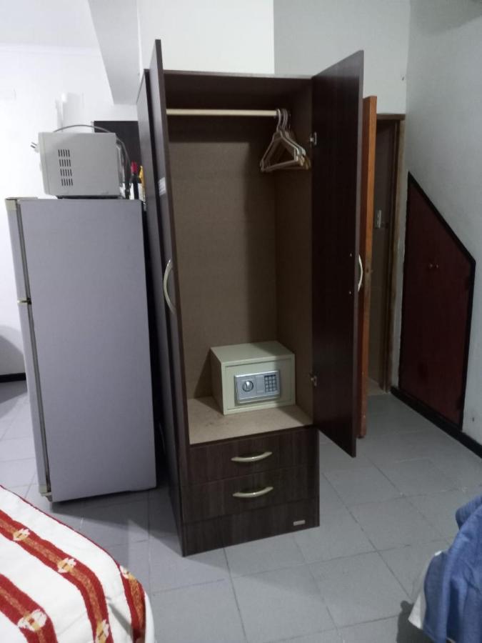 Apartamentos Willy - En Zona Residencial Con Estacionamiento Mendoza Esterno foto