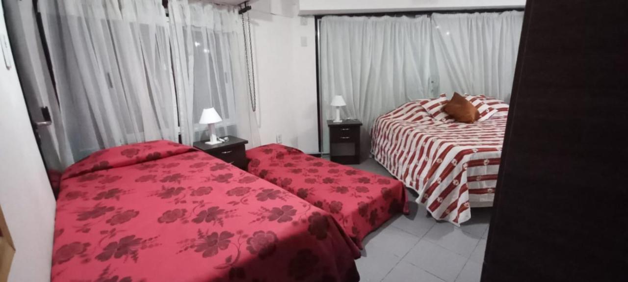 Apartamentos Willy - En Zona Residencial Con Estacionamiento Mendoza Esterno foto