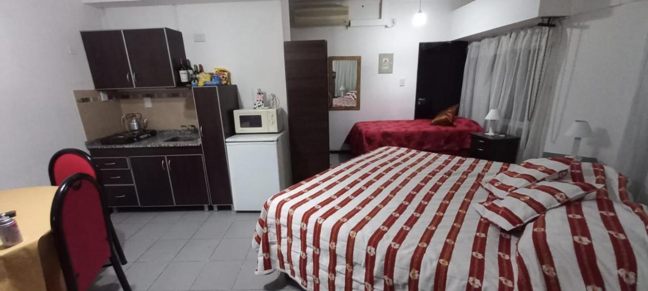 Apartamentos Willy - En Zona Residencial Con Estacionamiento Mendoza Esterno foto
