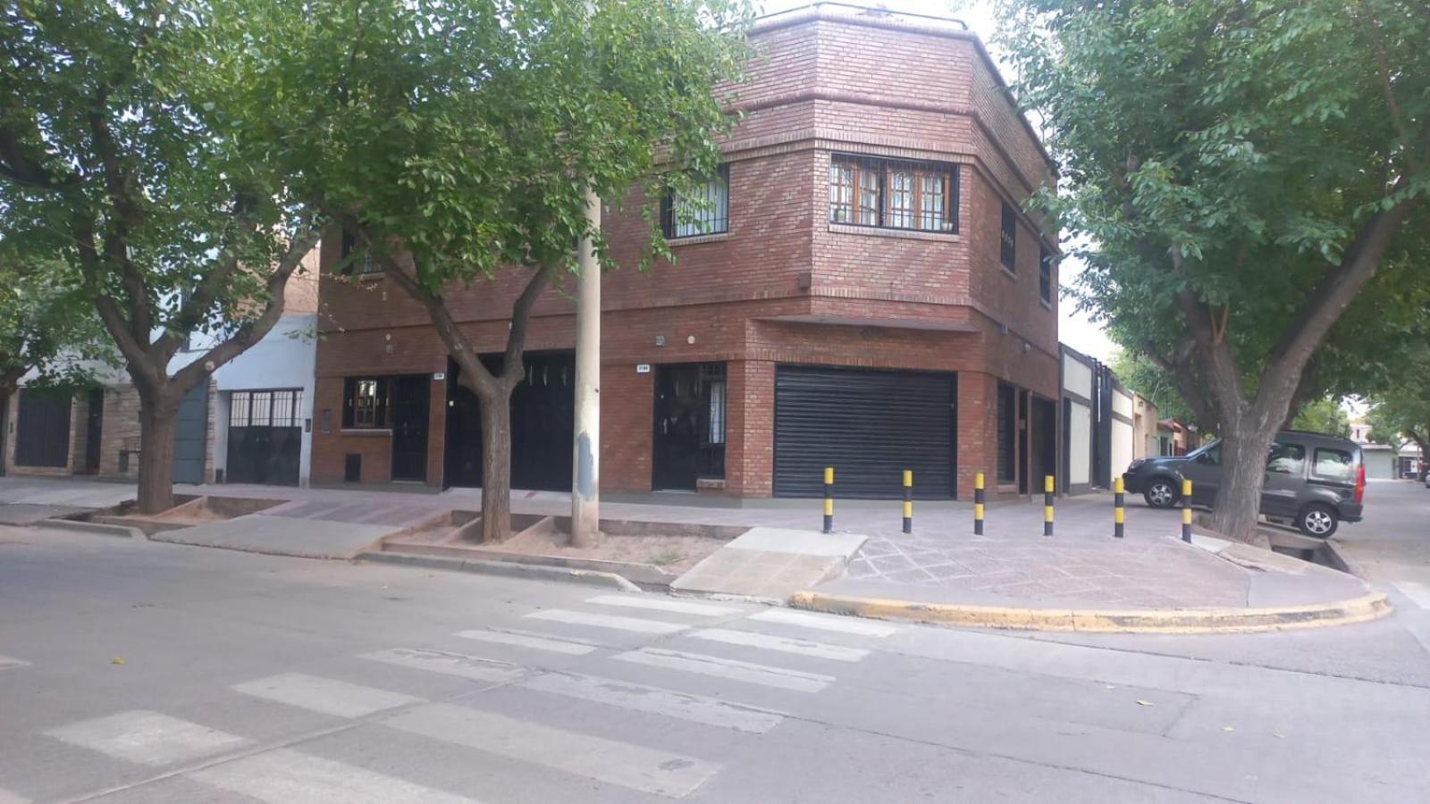 Apartamentos Willy - En Zona Residencial Con Estacionamiento Mendoza Esterno foto