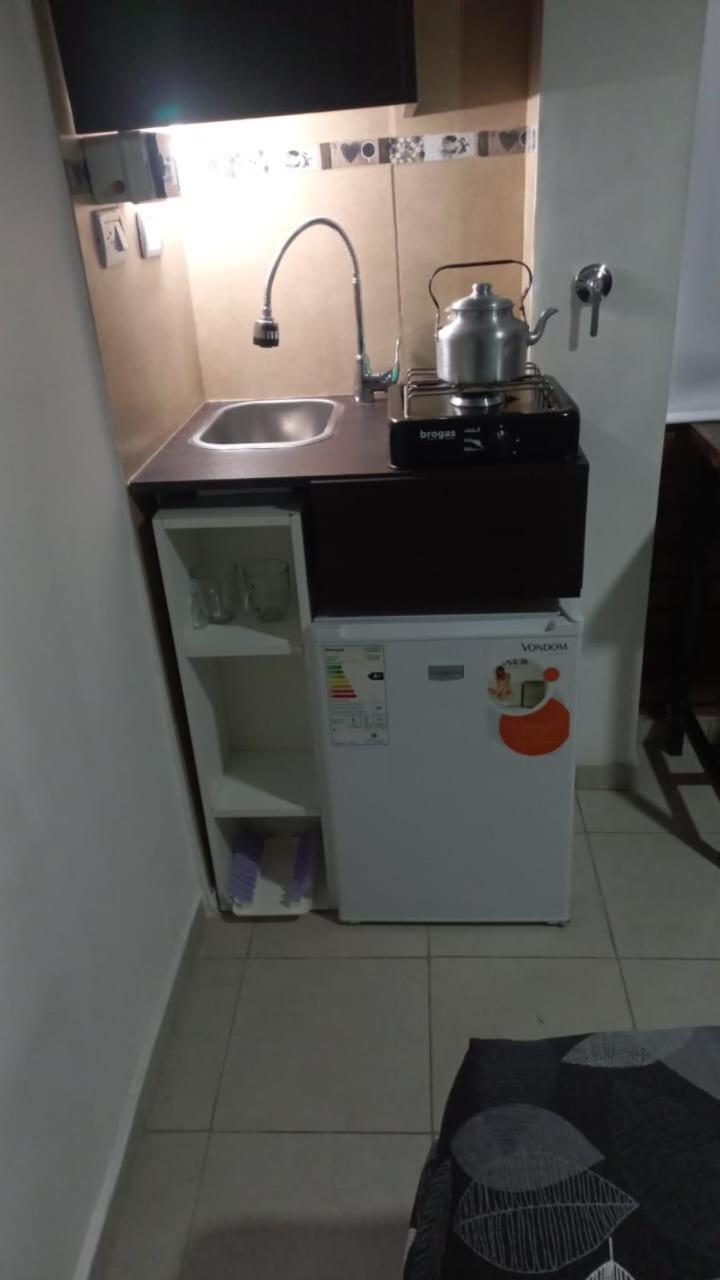 Apartamentos Willy - En Zona Residencial Con Estacionamiento Mendoza Esterno foto